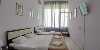 Гостиница Bla Bla Hostel Rostov Ростов-на-Дону Трехместный номер №506-1