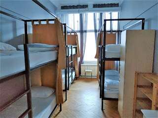 Гостиница Bla Bla Hostel Rostov Ростов-на-Дону Нижнее место в мужском 6ти местном номере №405-4